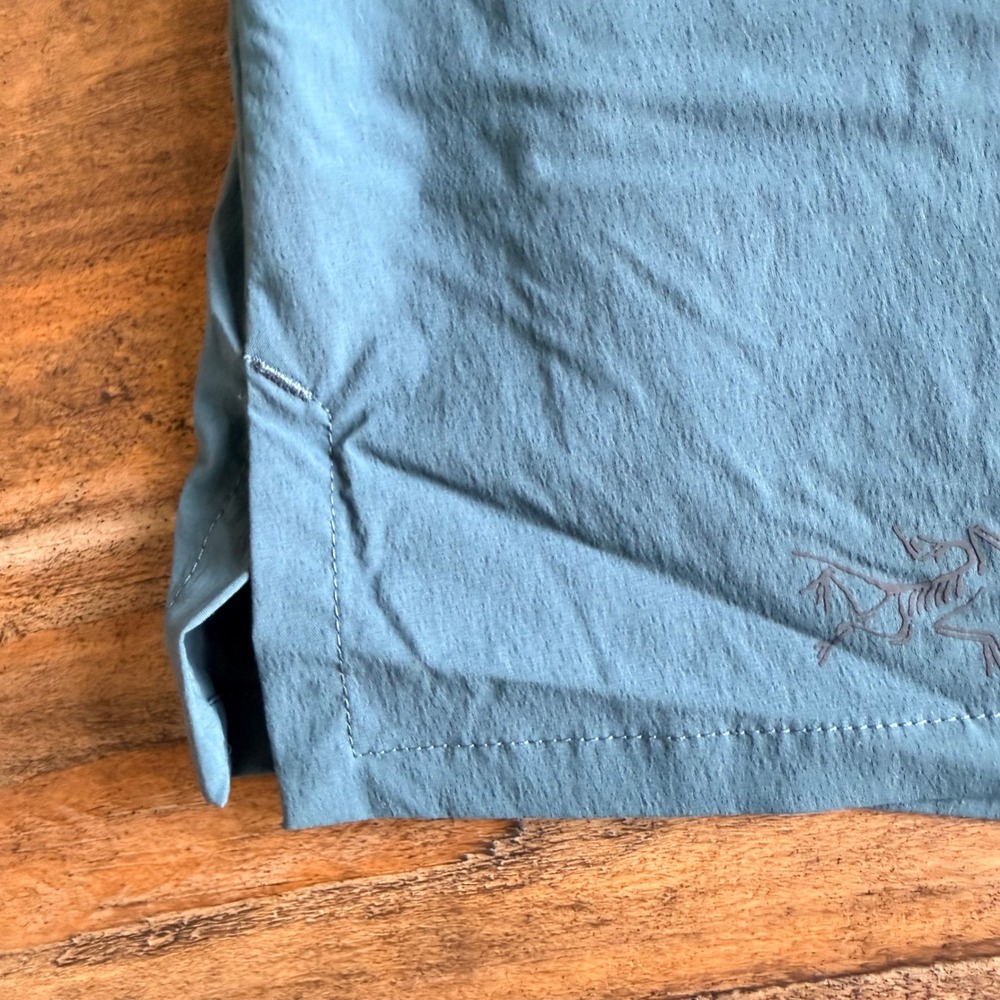 Arcteryx Womens Skort Blue Green Athletic Hiking Skirt XS Gorpcore Athleisure - Picture 3 of 12